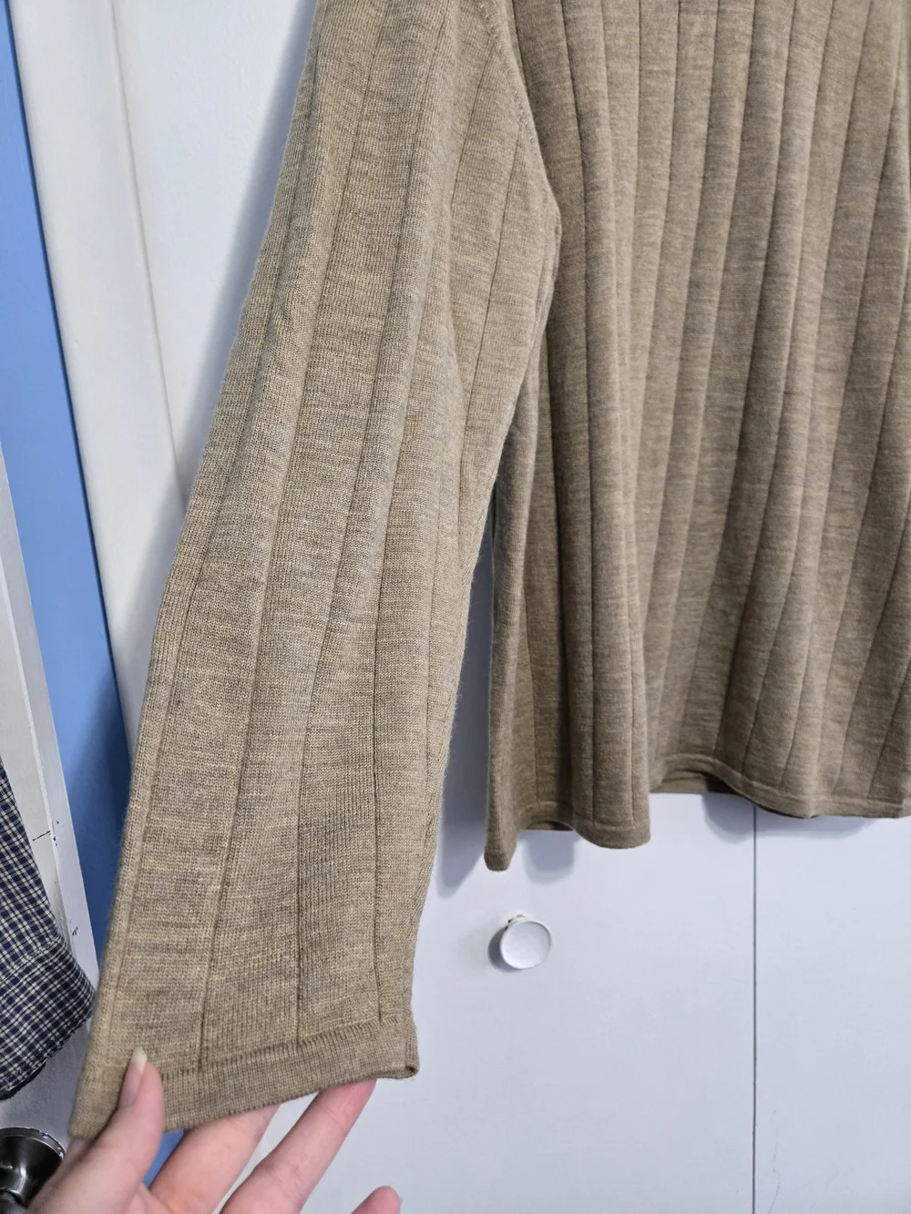 Banana Republic Merino Wool V Neck Sweater XL Tan Rib‎ Knit